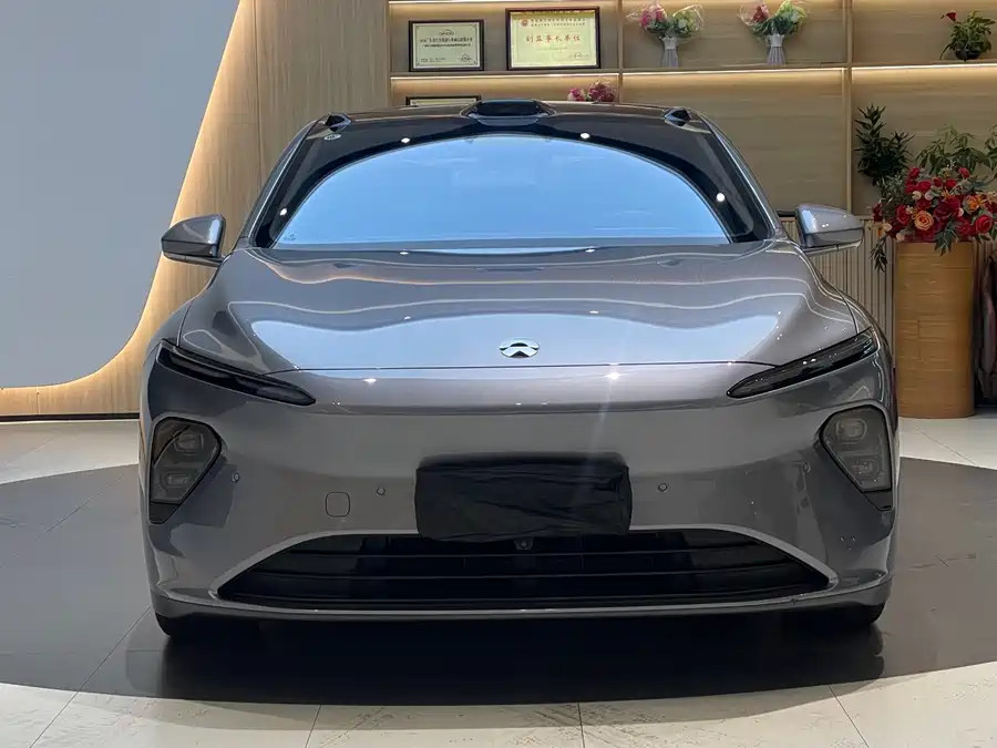 900x675_0_q87_c42_autohomecar__ChxpVmkPA7yAZCogAAWa0Pu4dbY376.jpg.webp Used NIO ET7 2024 75kWh Executive Signature Edition