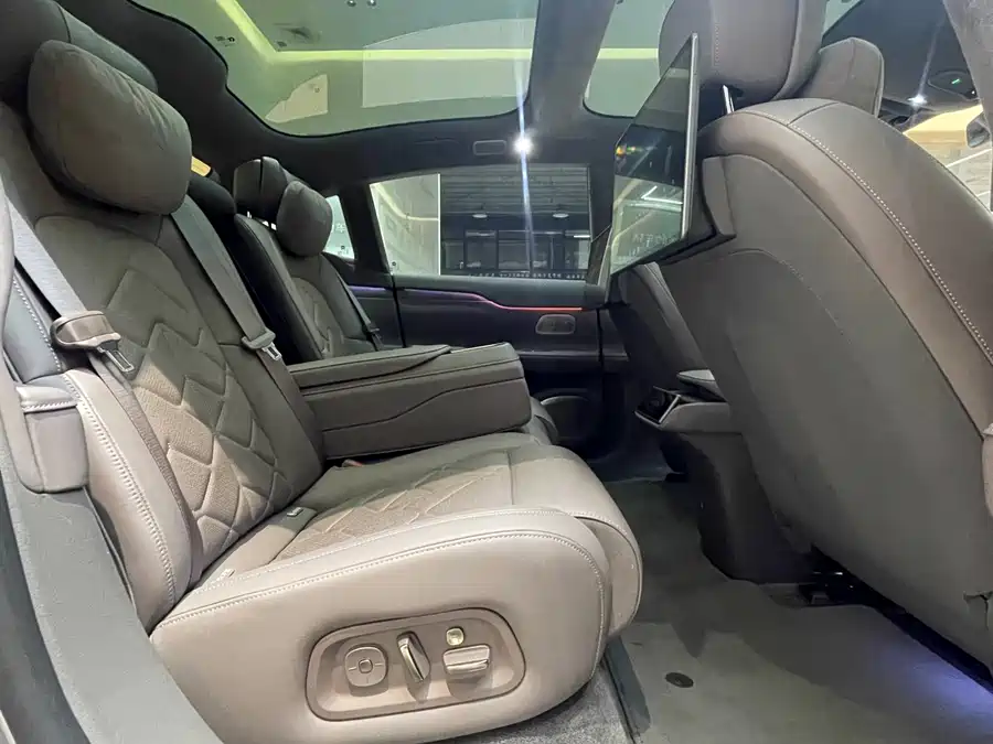 900x675_0_q87_c42_autohomecar__ChxpVmkPA82AEtMIAAcVolyH1BM257.jpg.webp Used NIO ET7 2024 75kWh Executive Signature Edition