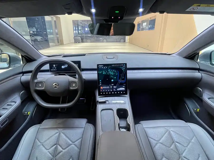 900x675_0_q87_c42_autohomecar__ChxpVmkPA8iAQdP1AAhiU4kgXus410.jpg.webp Used NIO ET7 2024 75kWh Executive Signature Edition