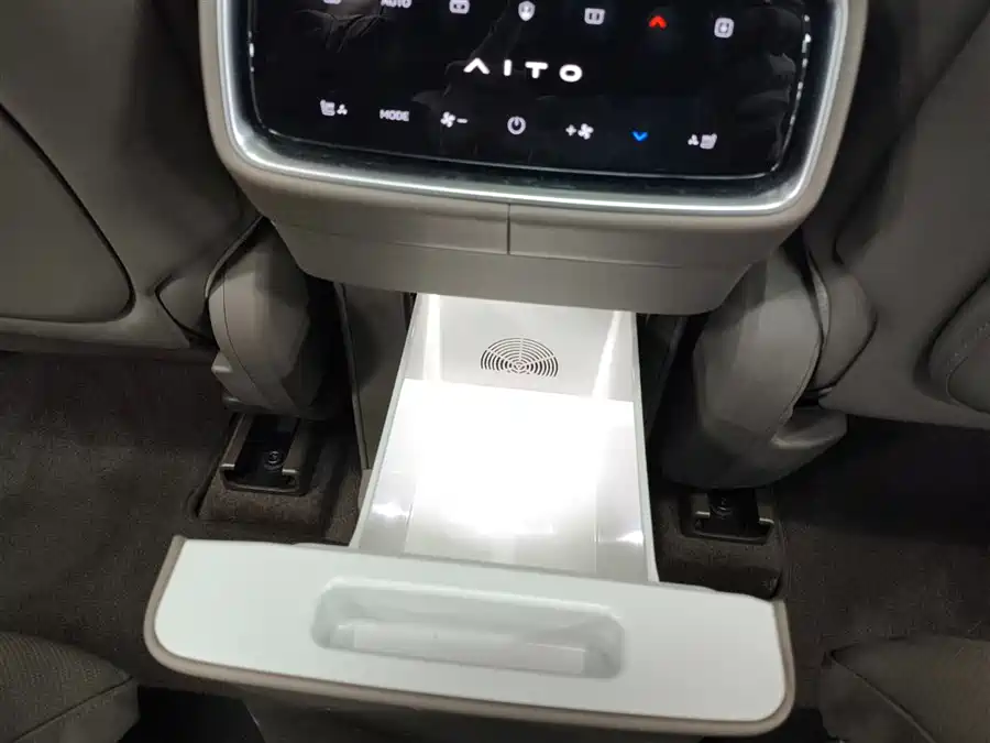 Used AITO M9 2024 extended range Ultra version 52kWh 5-seater version