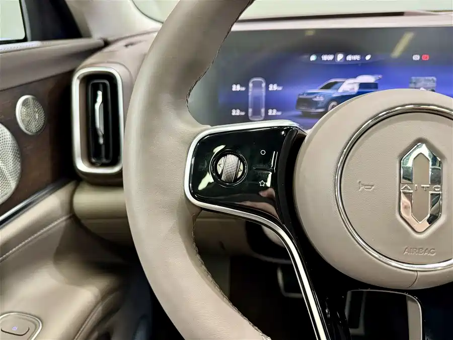 900x675_0_q87_c42_autohomecar__ChxpVmkVRjWAZejOAAHOiRczDYo115.jpg.webp Used AITO M9 2024 extended range Ultra version 52kWh 5-seater version