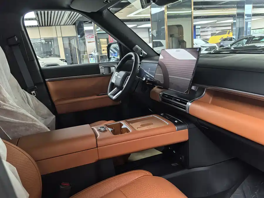 900x675_0_q87_c42_autohomecar__ChxpVmkVf2-AMABjAATsS56uhfM062.jpg.webp Used BYD Leopard Titanium 7 2025 190KM four-wheel drive Ultra version