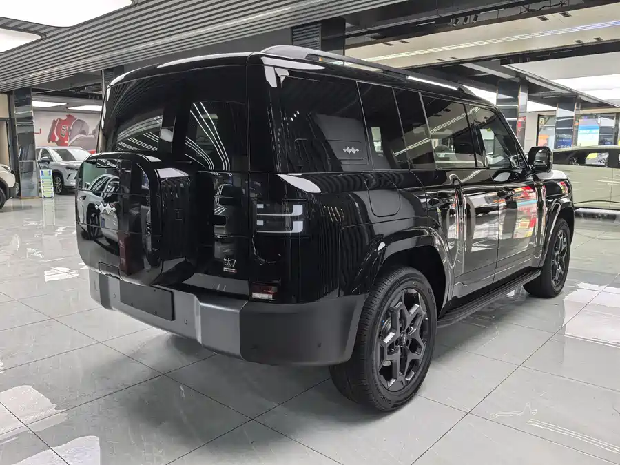 900x675_0_q87_c42_autohomecar__ChxpVmkVf3SANuvlAAbf_SRbis0003.jpg.webp Used BYD Leopard Titanium 7 2025 190KM four-wheel drive Ultra version