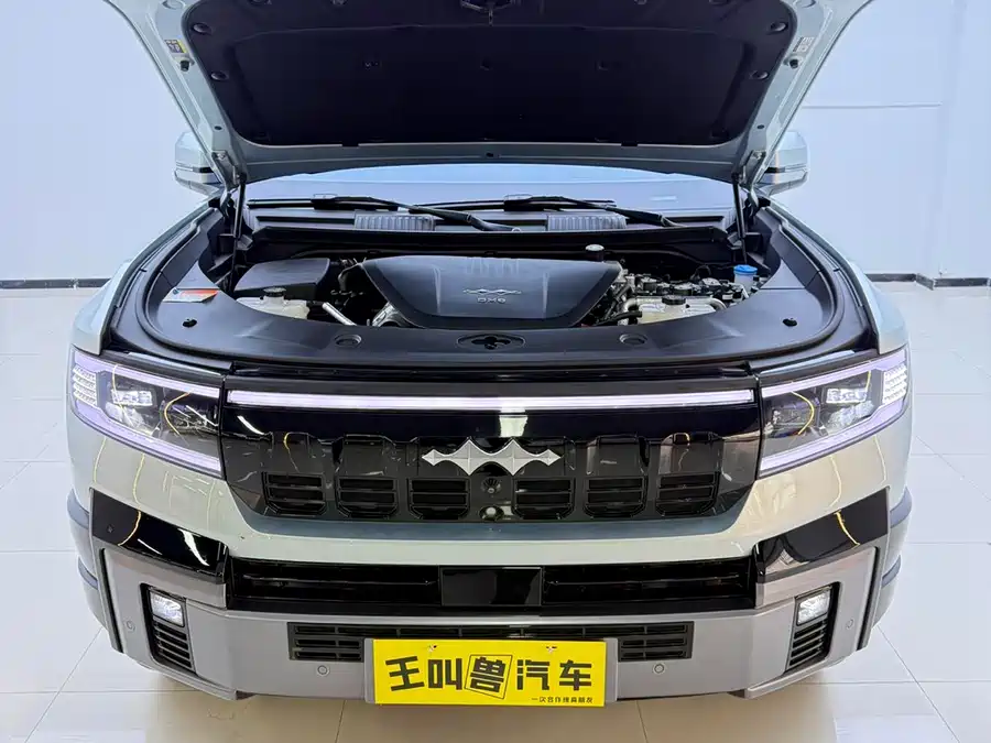 900x675_0_q87_c42_autohomecar__ChxpVmkVuiaADk3xAAaz4l4umbs947.jpg.webp Used BYD Leopard 8 2025 Zhiyong flagship version 7 seats