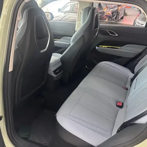 900x675_0_q87_c42_autohomecar__ChxpVmkWfM-ARhVeAAelSjyIhbQ222.jpg.webp Used Hongqi HS3 PHEV 2024 115km Jinwei Edition