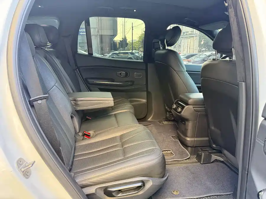 900x675_0_q87_c42_autohomecar__ChxpVmkXLTiAe1QzAAaIW6YYzHU555.jpg.webp Used NIO ES8 2020 450KM seven-seater version