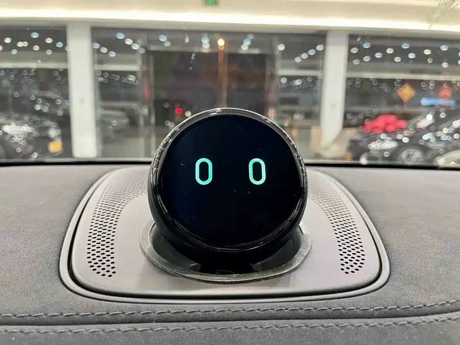 900x675_0_q87_c42_autohomecar__ChxpVmkZOGeAX43GAAXYZ6dDP50723.jpg.webp Used NIO EC6 2020 430KM Sports Edition