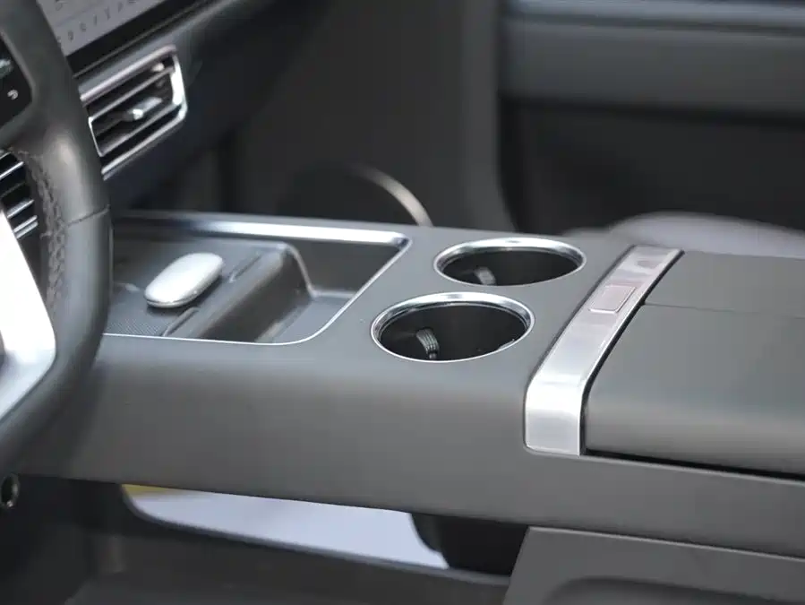 900x675_0_q87_c42_autohomecar__ChxpVmkZcPKAMbvSAADqnIllUoY509.jpg.webp Used Li Auto L8 2023 Pro