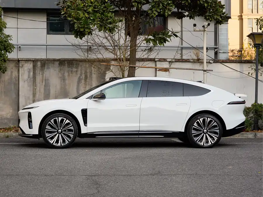 900x675_0_q87_c42_autohomecar__ChxpVmk_84mAHjmFAAt_k9sMyy4226.jpg.webp Used NIO ET9 2025 model 102kWh