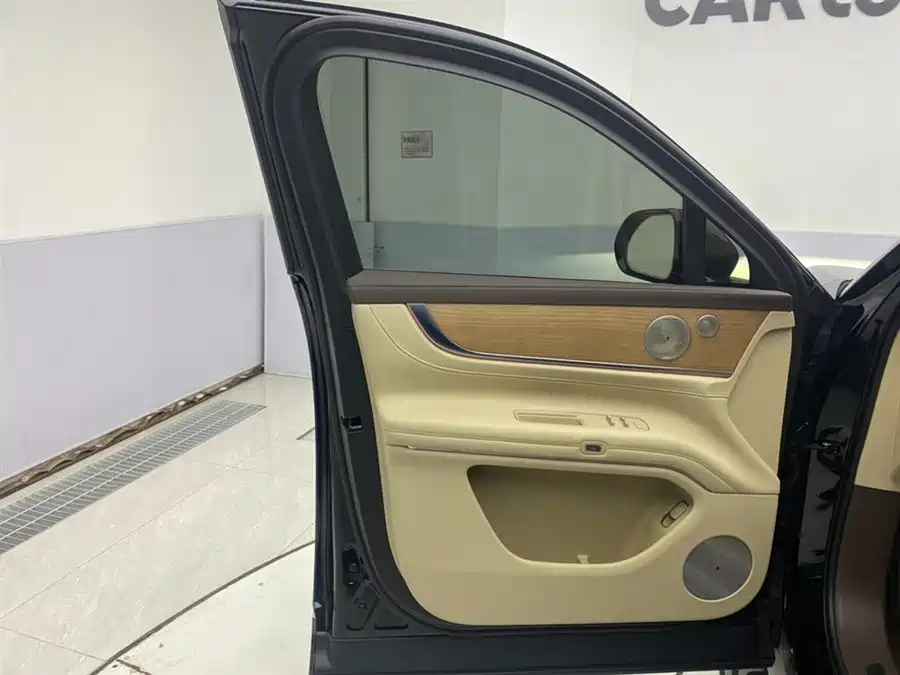 900x675_0_q87_c42_autohomecar__ChxpVmk_hJqACIkxAAFNOxNODZ8277.jpg.webp Used AITO M9 2025 extended range Max version 52kWh 6-seater version