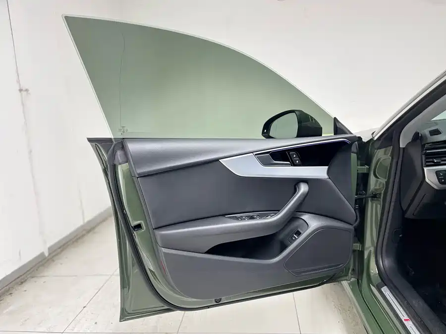 900x675_0_q87_c42_autohomecar__ChxpVmkadYaAXv3SAAYwZ9b47h8231.jpg.webp Used Audi A5 (Imported) 2024 Sportback 40 TFSI Fashionable and Dynamic