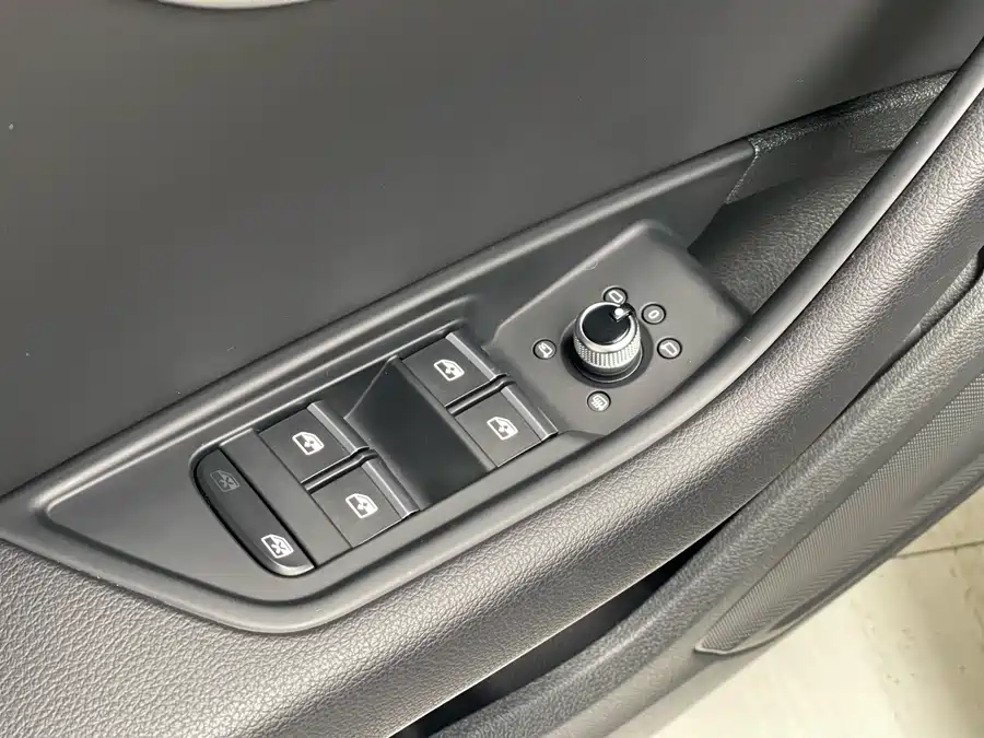 900x675_0_q87_c42_autohomecar__ChxpVmkadYeALup1AAjX3lHpBIg818.jpg.webp Used Audi A5 (Imported) 2024 Sportback 40 TFSI Fashionable and Dynamic