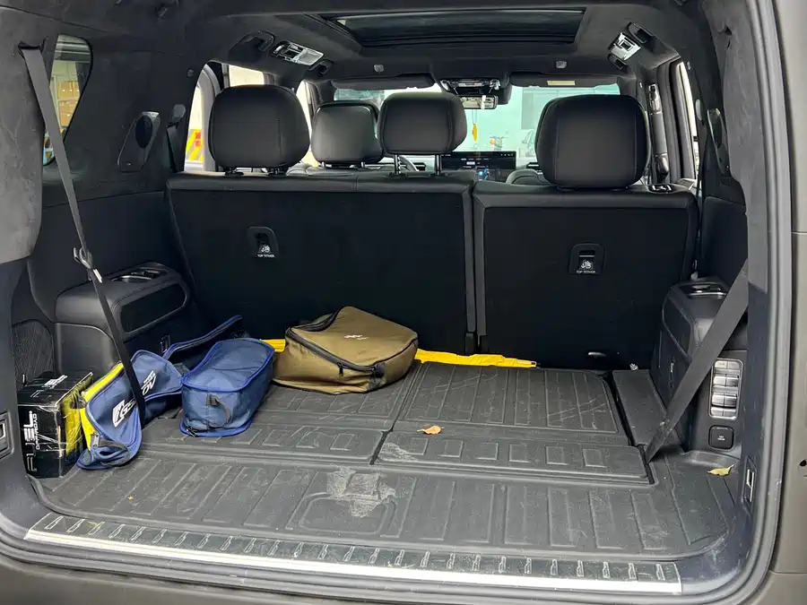 900x675_0_q87_c42_autohomecar__ChxpVmkazImAepe-AAl61Sd3yvo103.jpg.webp Used BYD Leopard 8 2025 Zhiyong flagship version 7 seats