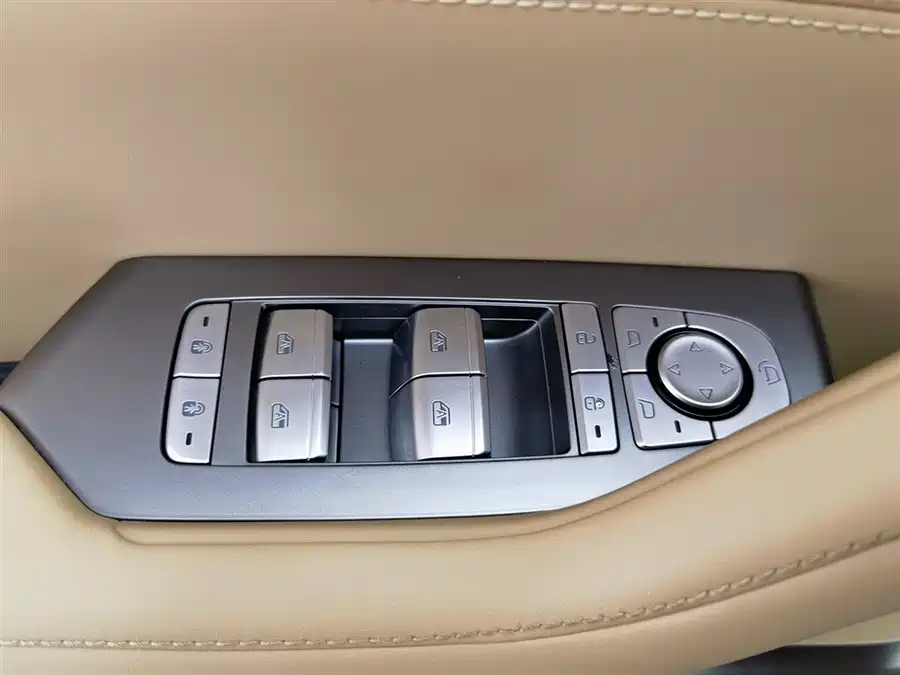 Used BYD Leopard 8 2025 Zhiyong flagship version 7 seats