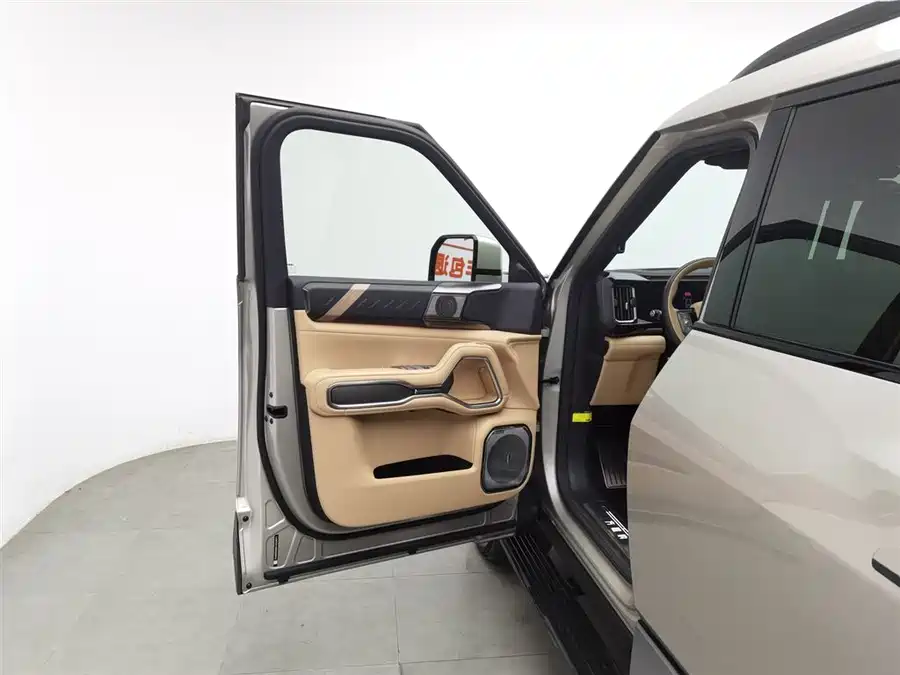 Used BYD Leopard 8 2025 Zhiyong flagship version 7 seats