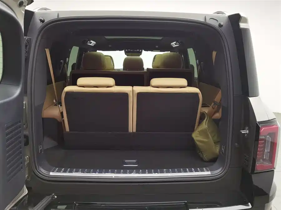 Used BYD Leopard 8 2025 Zhiyong flagship version 7 seats