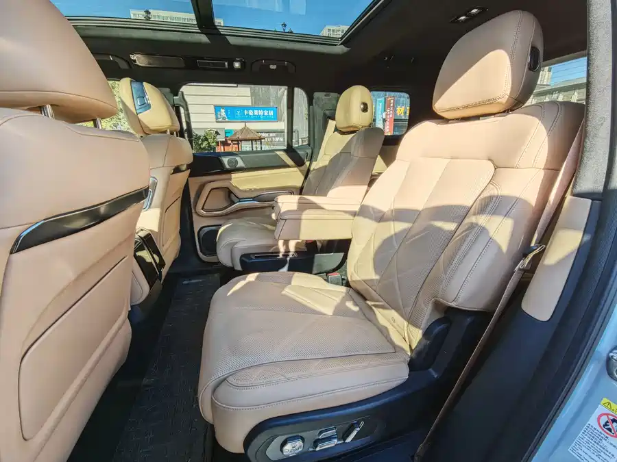 900x675_0_q87_c42_autohomecar__ChxpVmkf_wmAEt6EAAW3ZZg6tvI398.jpg.webp Used BYD Leopard 8 2025 Zhiyong flagship version 6 seats