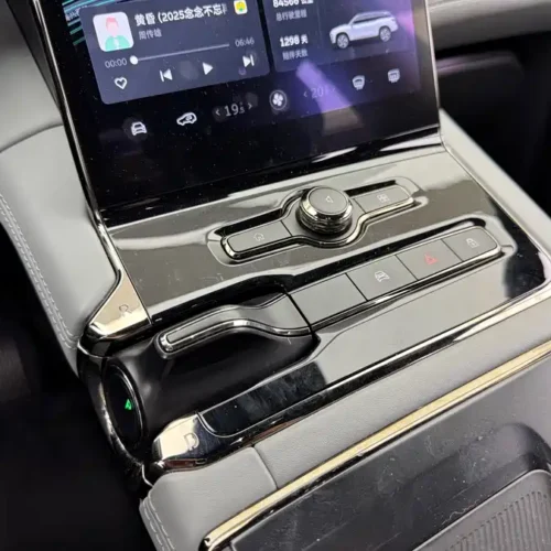 900x675_0_q87_c42_autohomecar__ChxpVmkieeOAZUTeAAiukeP_vt8118.jpg.webp Used NIO ES8 2020 415KM Signature Edition Six-Seater Edition