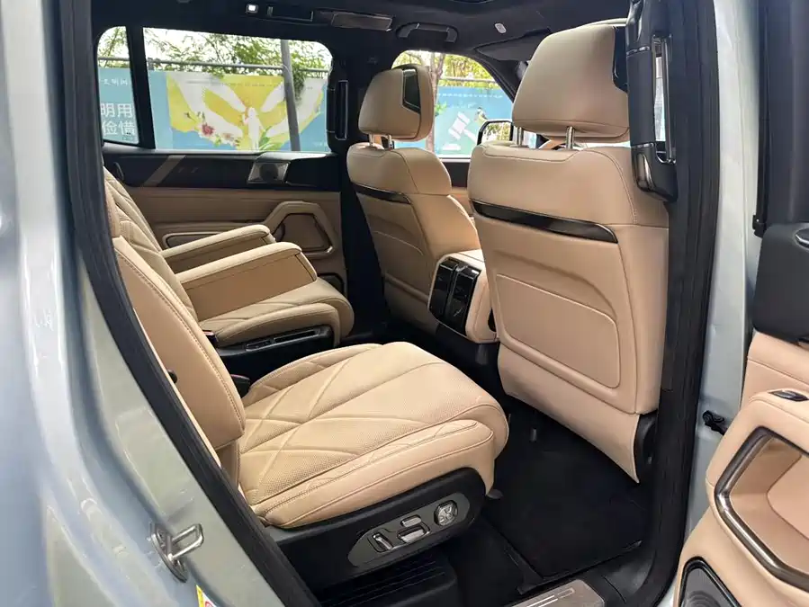 Used BYD Leopard 8 2025 Zhiyong flagship version 6 seats