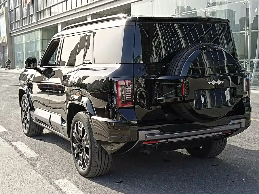 900x675_0_q87_c42_autohomecar__ChxpVmkmakCAZInaAApVyDbwNck212.jpg.webp Used BYD Leopard 8 2025 Zhiyong flagship version 7 seats