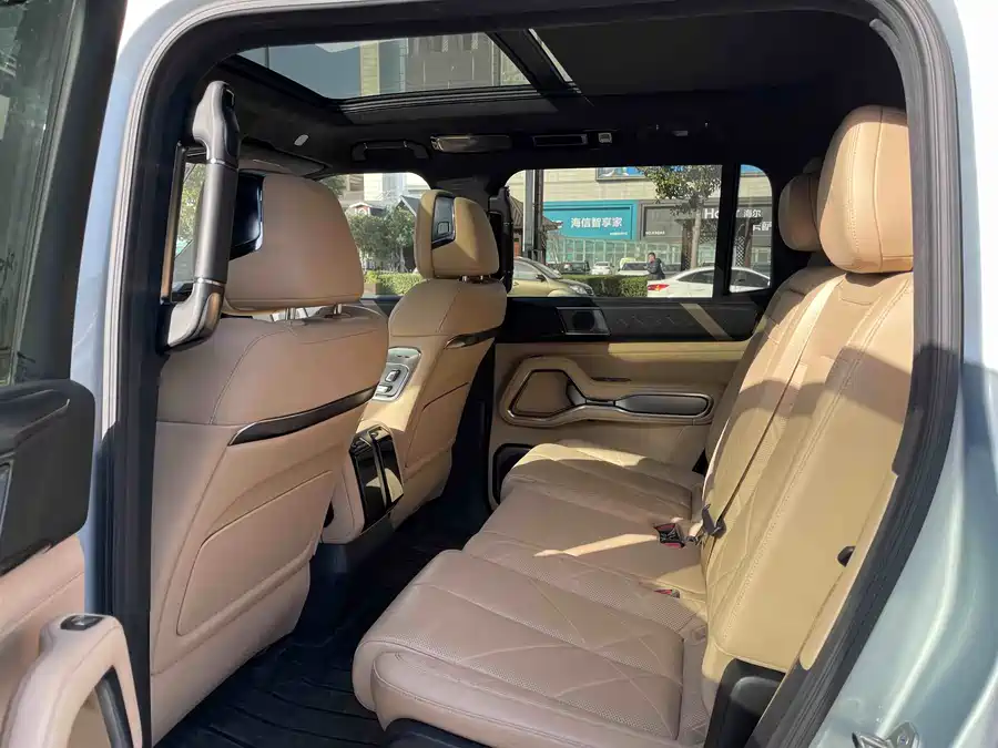 900x675_0_q87_c42_autohomecar__ChxpVmknwsaAILxtAAS9qO-ZfCI924.jpg.webp Used BYD Leopard 8 2025 Zhiyong flagship version 7 seats