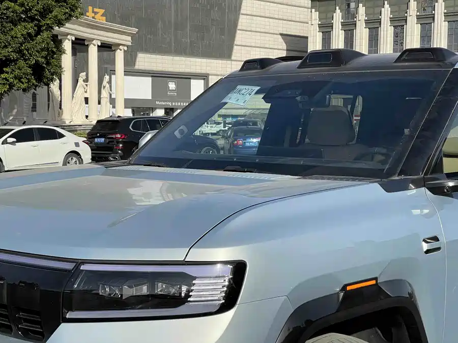 900x675_0_q87_c42_autohomecar__ChxpVmknwsiARgQxAAV75Idzui0095.jpg.webp Used BYD Leopard 8 2025 Zhiyong flagship version 7 seats