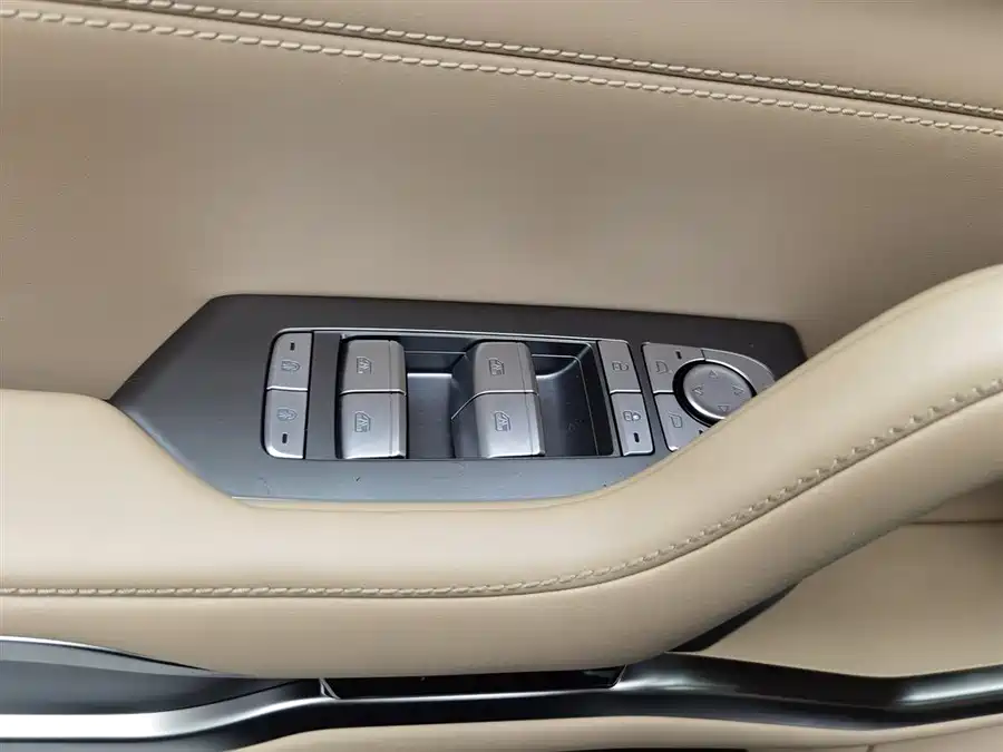 900x675_0_q87_c42_autohomecar__ChxpVmkoZceATlFgAAFU7YJaYLw733.jpg.webp Used BYD Leopard 8 2025 Zhiyong flagship version 7 seats