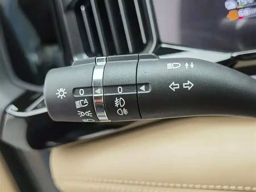 900x675_0_q87_c42_autohomecar__ChxpVmkoZdeAfS60AAErCLjs1yU193.jpg.webp Used BYD Leopard 8 2025 Zhiyong flagship version 7 seats