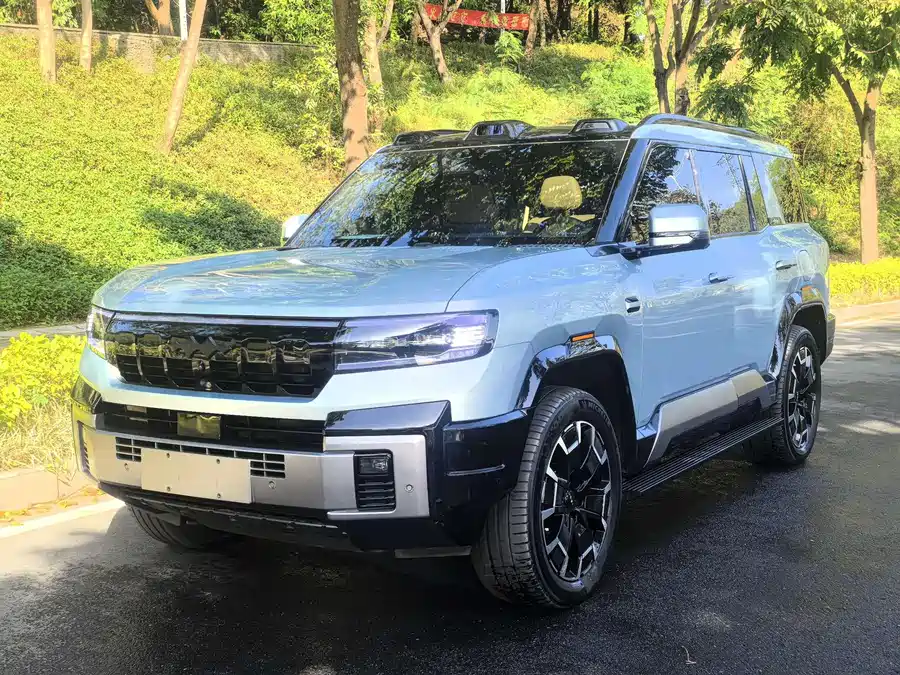 900x675_0_q87_c42_autohomecar__ChxpVmkpDy6ANGhwAAnm-Hg3AYE172.jpg.webp Used BYD Leopard 8 2025 Zhiyong flagship version 7 seats