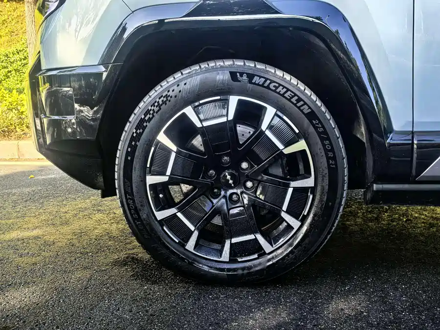 900x675_0_q87_c42_autohomecar__ChxpVmkpDzOARy30AAkqdI3N_2c083.jpg.webp Used BYD Leopard 8 2025 Zhiyong flagship version 7 seats