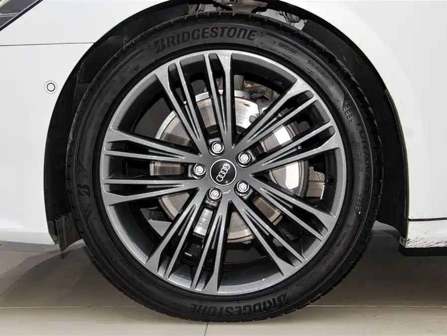 900x675_0_q87_c42_autohomecar__ChxpVmkpWzWAM81fAAHXkz8EZ1o774.jpg.webp Used Audi A7 2023 45 TFSI Premium Selection