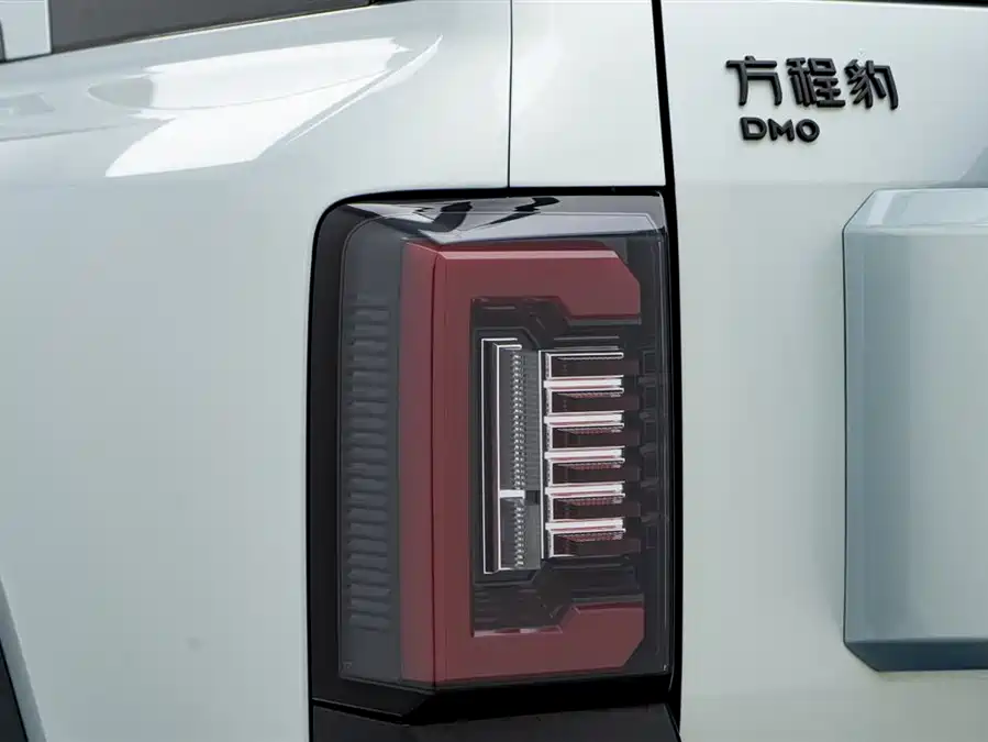 900x675_0_q87_c42_autohomecar__ChxpVmkqtSqAebHFAADrYS2amMA360.jpg.webp Used BYD Leopard 8 2025 Zhiyong flagship version 7 seats