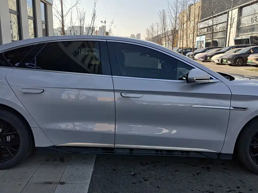 900x675_0_q87_c42_autohomecar__ChxpVmkqteaAFDKmAAUowMeDwWs467.jpg.webp Used BYD Han 2024 DM-i Honor Edition 121KM Premium Type