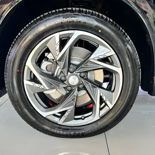 900x675_0_q87_c42_autohomecar__ChxpVmkruiKAbAX8AAs_ZaTMJao151.jpg.webp Used Hongqi HS3 PHEV 2024 115km Jinwei Edition