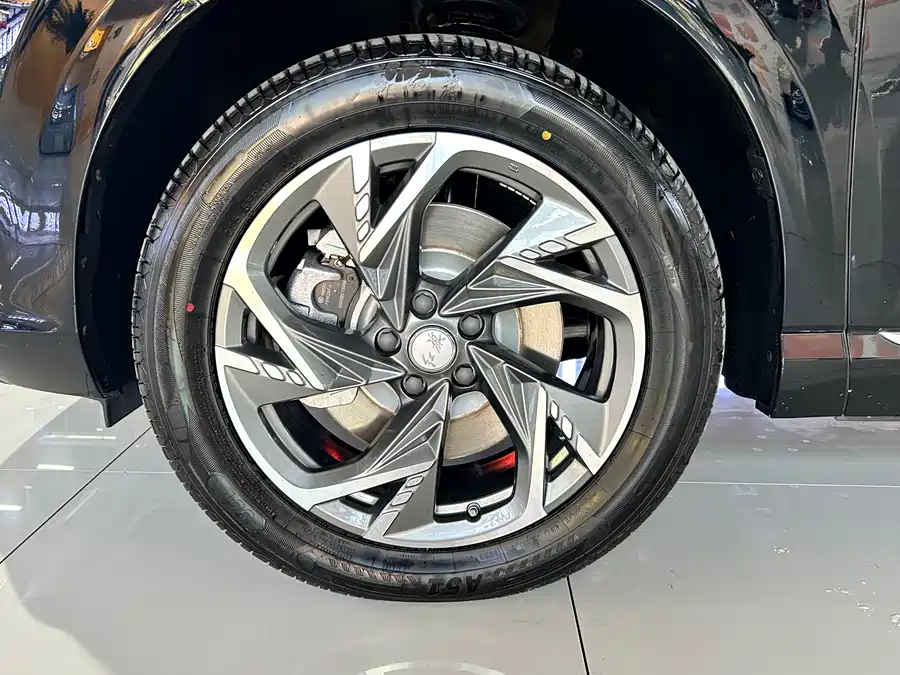 900x675_0_q87_c42_autohomecar__ChxpVmkruiKAbAX8AAs_ZaTMJao151.jpg.webp Used Hongqi HS3 PHEV 2024 115km Jinwei Edition