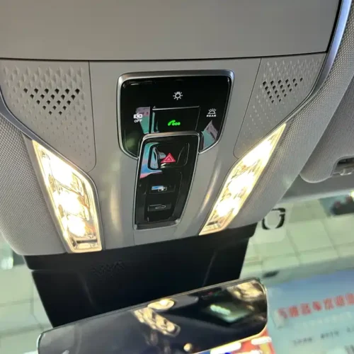 900x675_0_q87_c42_autohomecar__ChxpVmkruiiAcKw3AAjwTpxKwvo579.jpg.webp Used Hongqi HS3 PHEV 2024 115km Jinwei Edition