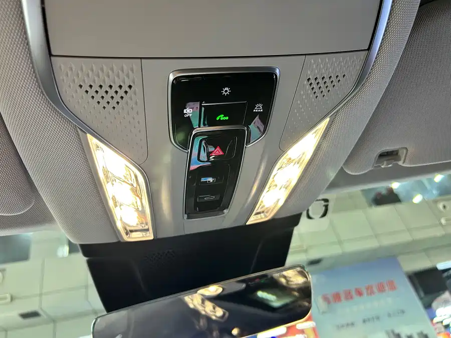 900x675_0_q87_c42_autohomecar__ChxpVmkruiiAcKw3AAjwTpxKwvo579.jpg.webp Used Hongqi HS3 PHEV 2024 115km Jinwei Edition