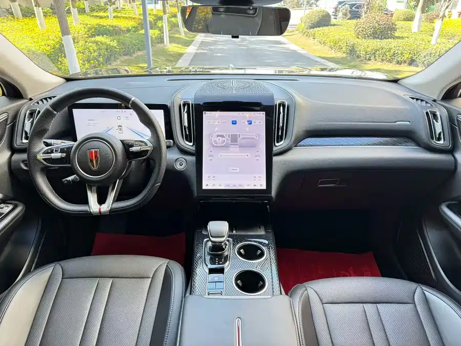 900x675_0_q87_c42_autohomecar__ChxpVmks49mAYN9LAASXQrSR1qo560.jpg.webp Used Hongqi HS3 PHEV 2024 115km Jinwei Edition