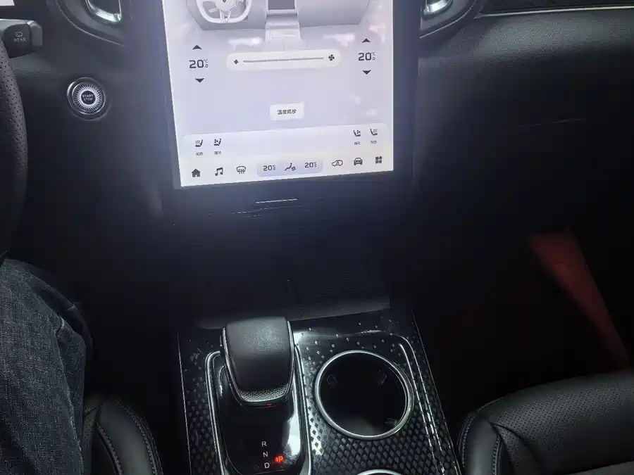 900x675_0_q87_c42_autohomecar__ChxpVmks49qAX2gsAAQEdqbrKfs698.jpg.webp Used Hongqi HS3 PHEV 2024 115km Jinwei Edition