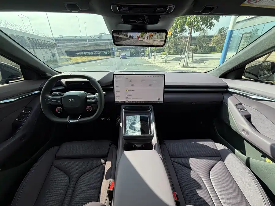 900x675_0_q87_c42_autohomecar__ChxpVmktXKOADlN8AApNWt09xhY840.jpg.webp Used Xpeng P7 2025 702 Long Battery Life Ultra