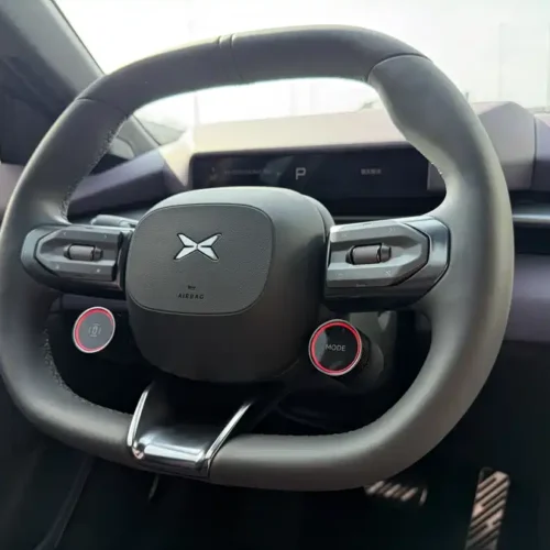 900x675_0_q87_c42_autohomecar__ChxpVmktXKOAR9ycAAXO6bBNcaY726.jpg.webp Used Xpeng P7 2025 702 Long Battery Life Ultra