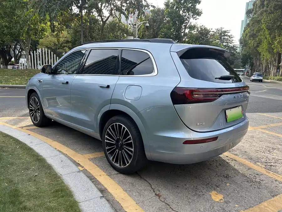 900x675_0_q87_c42_autohomecar__ChxpVmktk92AHvrWAAsRM2LSmL4187.jpg.webp Used HUAWEI AITO M7 2024 1.5T Intelligent Driving Four-wheel Drive Ultra Version 6 Seats