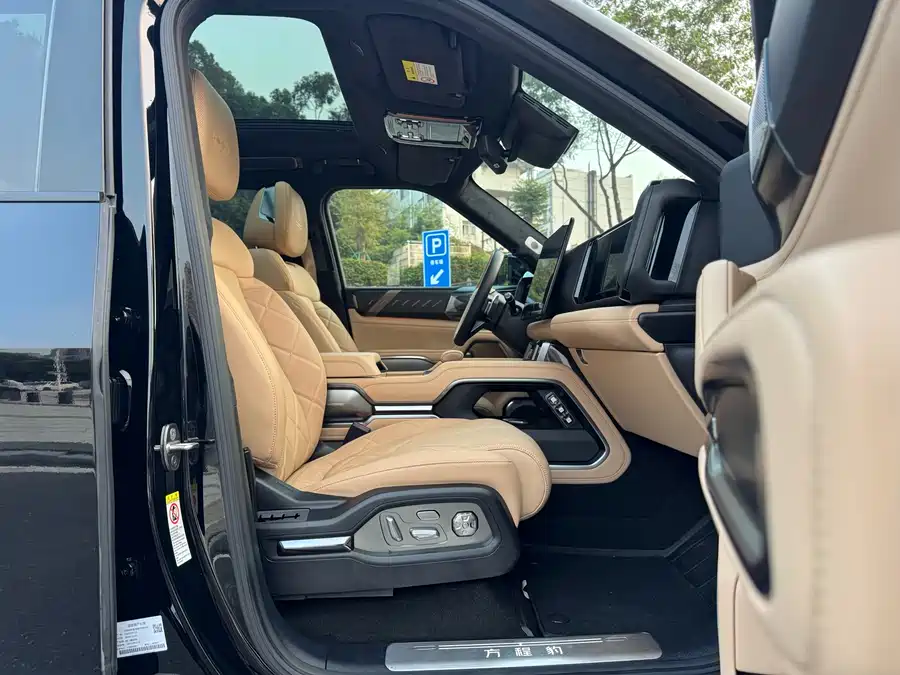 900x675_0_q87_c42_autohomecar__ChxpVmkxW7uAKBuHAAh8f-Z2S0I511.jpg.webp Used BYD Leopard 8 2025 Zhiyong flagship version 7 seats