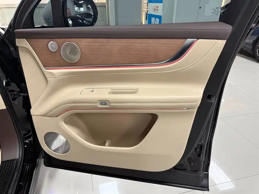 900x675_0_q87_c42_autohomecar__ChxpVmkxXW-AANdOAAGi6ex-V60998.jpg.webp Used AITO M9 2024 extended range Ultra version 42kWh 6-seater version