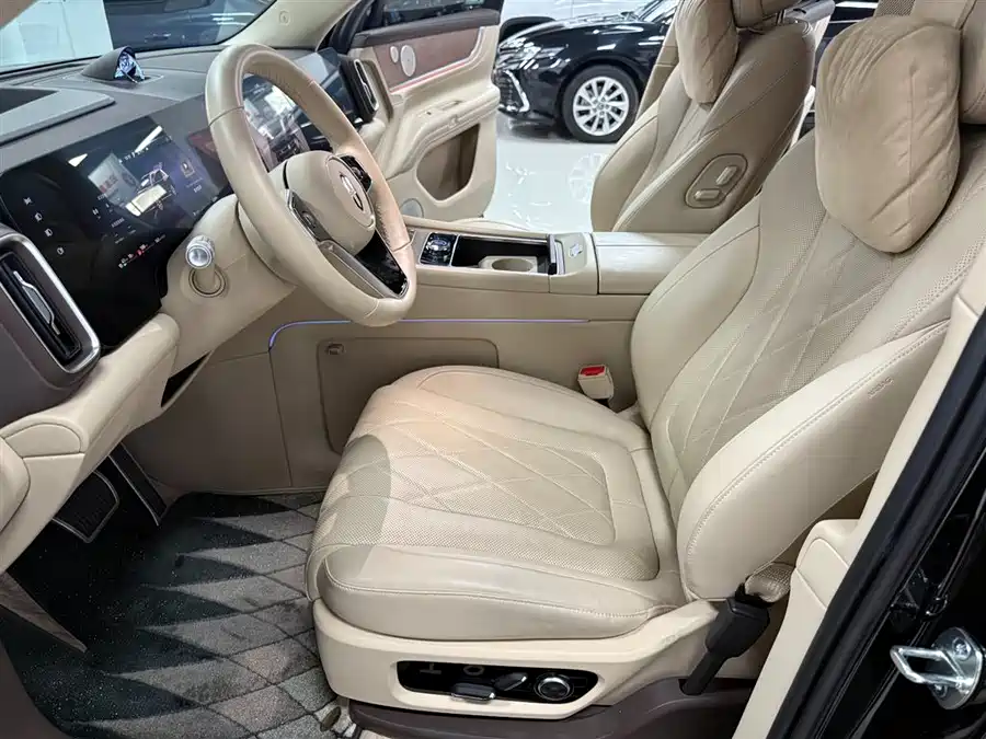 900x675_0_q87_c42_autohomecar__ChxpVmkxXXSAaIX3AAI93ySBnGA765.jpg.webp Used AITO M9 2024 extended range Ultra version 42kWh 6-seater version