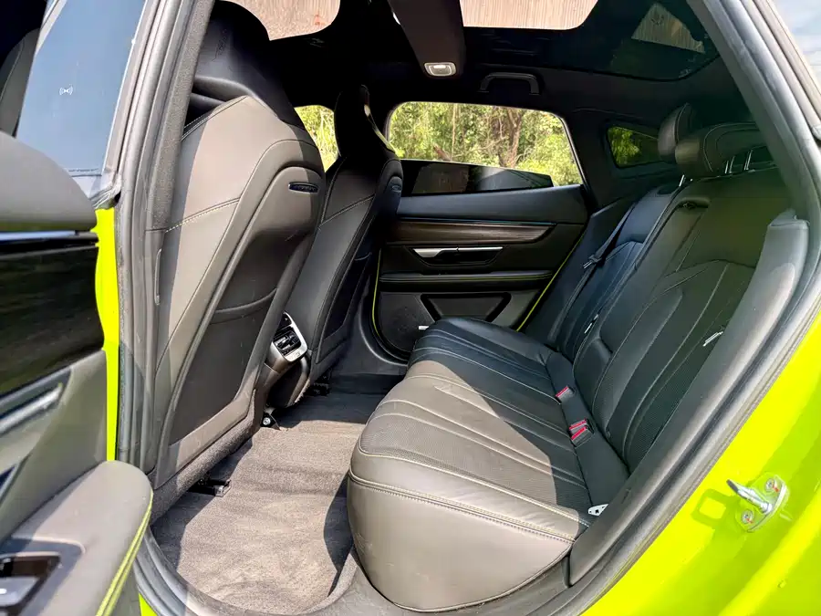 900x675_0_q87_c42_autohomecar__ChxpVmkyWdCAV81TAAkrYUy1zL0936.jpg.webp Used Xpeng P7 2022 670E+ Pengyi Edition