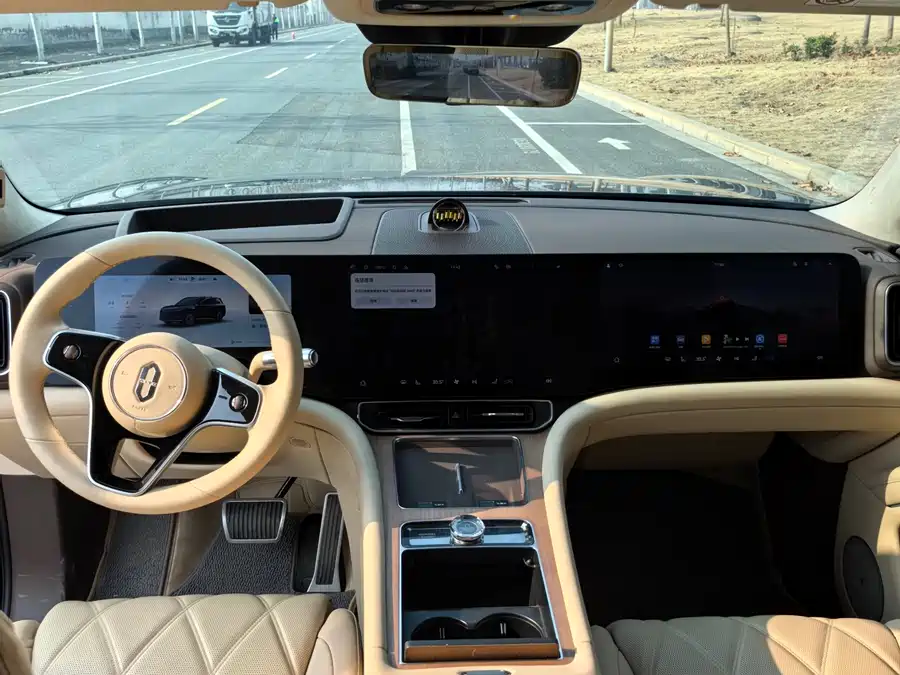 900x675_0_q87_c42_autohomecar__ChxpVmlA2RWAIoXsAAhy8E2Lu7k823.jpg.webp Used AITO M9 2025 extended range Ultra version 52kWh 6-seater version