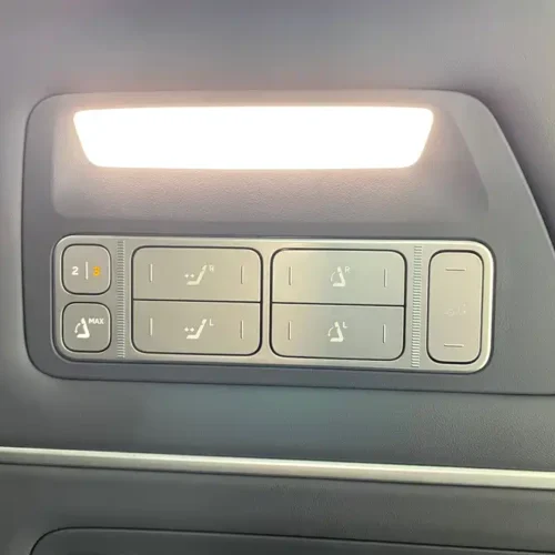 900x675_0_q87_c42_autohomecar__ChxpVmlA_3CABpqdAAj7pwLo73Y760.jpg.webp Used NIO ES8 2026 Six-seater Executive Signature Edition