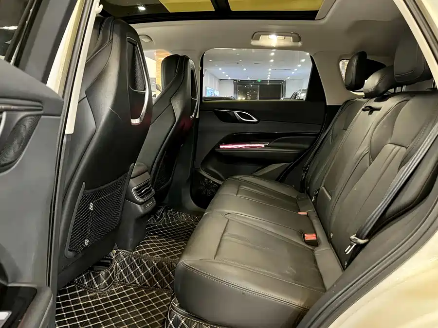 900x675_0_q87_c42_autohomecar__ChxpVmlCEJSAJJQKAAamPz2XA_g841.jpg.webp Used Hongqi HS3 PHEV 2024 115km Jinwei Edition