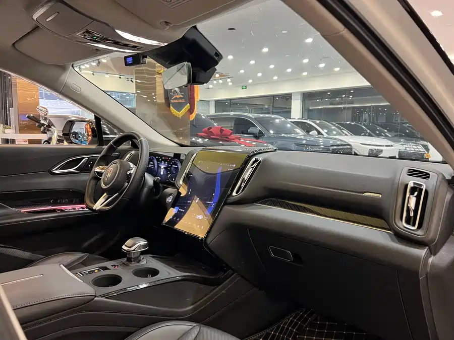 900x675_0_q87_c42_autohomecar__ChxpVmlCEJaAWbRqAAZBTJK52-A905.jpg.webp Used Hongqi HS3 PHEV 2024 115km Jinwei Edition